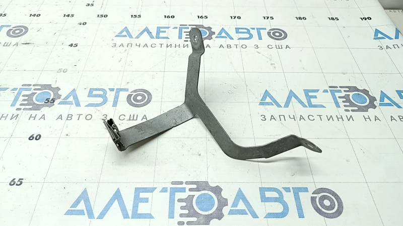Кронштейн защиты двигателя правый Mercedes W213 E 17-20