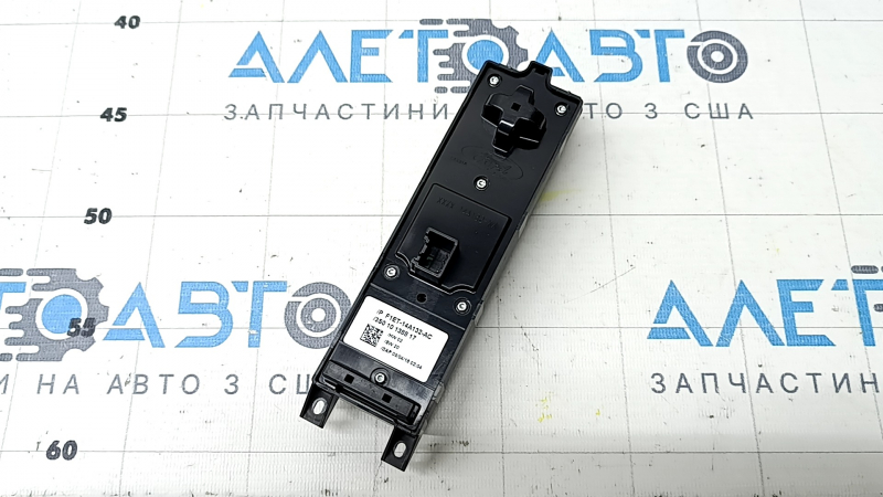 Управление стеклоподъемником передним левым Ford C-max MK2 13-18 черное с хром, 4 auto