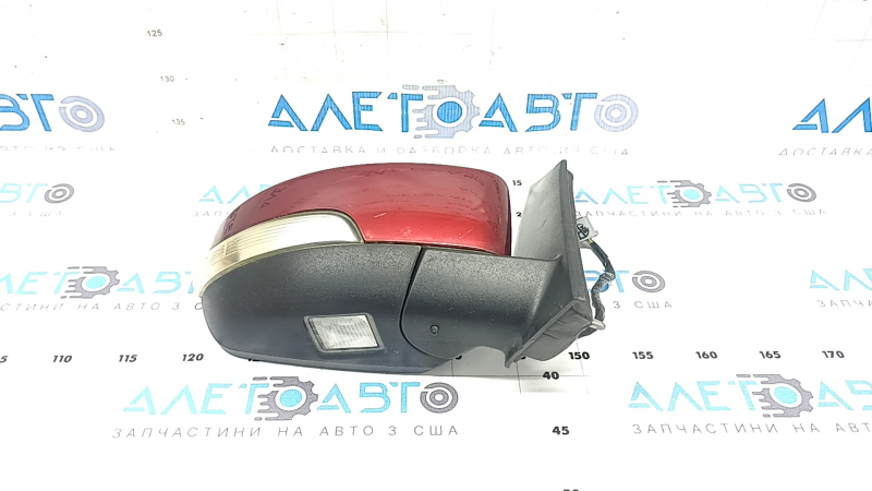 Зеркало боковое правое Ford C-Max, вид с другой стороны, все элементы функциональны.