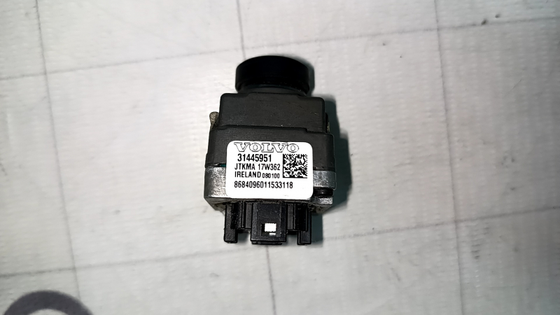 Камера бокового зеркала левая Volvo XC60 18-26