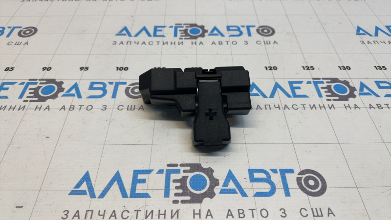 Крышка плюсовой клеммы АКБ 12в Mazda CX-5 17-25 2.5