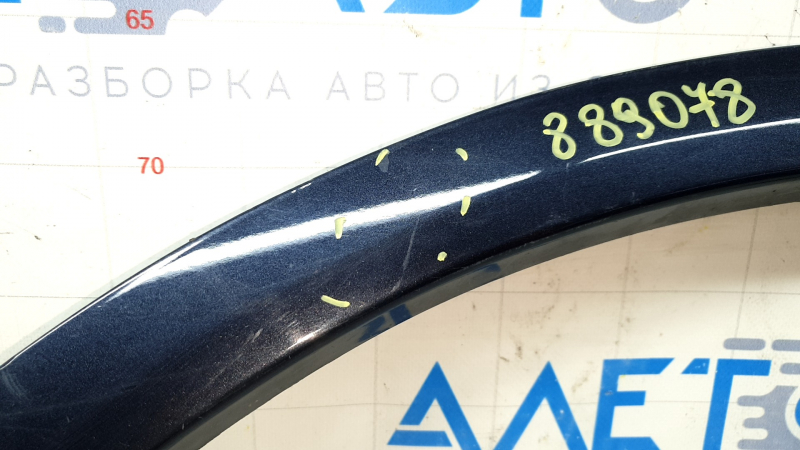 Накладка арки крыла задняя левая Audi Q5 80A 18-25 сломано крепление, царапины, песок