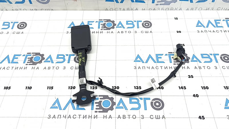 Защелка пассажирского ремня безопасности для Mitsubishi Outlander 22-26, вид с обратной стороны.