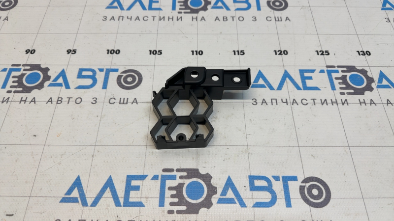 Кронштейн переднего бампера центральный левый Mazda CX-50 23-26
