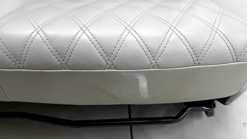 Задний ряд сидений 2 ряд левый Mitsubishi Outlander 22-23 без airbag, кожа серая, с подогревом, замята, под чистку