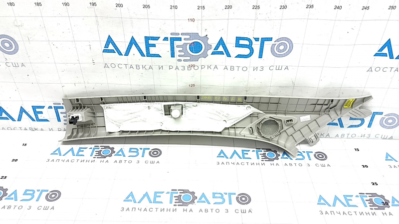 Обратная сторона накладки передней стойки верхней правой для Kia Sorento (2021-2026), показывающая крепеж