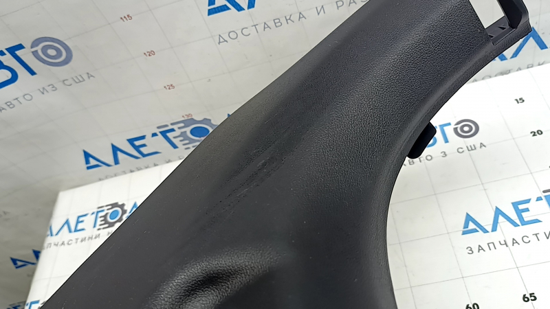 Накладка передней стойки нижняя левая Kia Sorento 21-26 HEV, PHEV черная, царапины