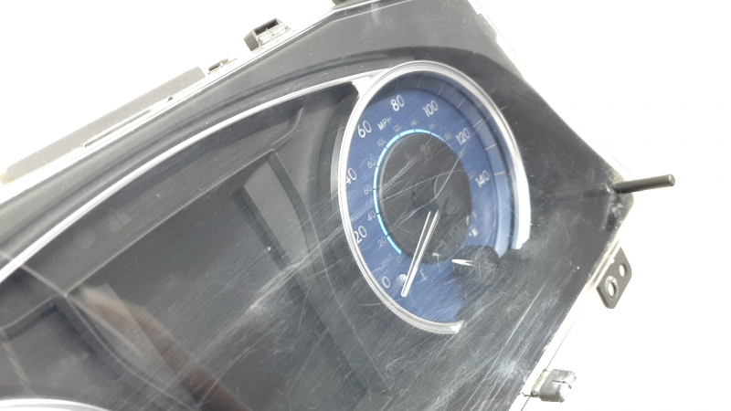 Щиток приборов Toyota Camry v55 15-17 usa hybrid 134к, царапины