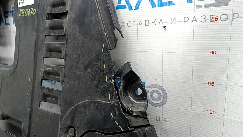 Защита двигателя Kia Sorento 21-26 HEV, PHEV надорвано крепление, нет фрагмента