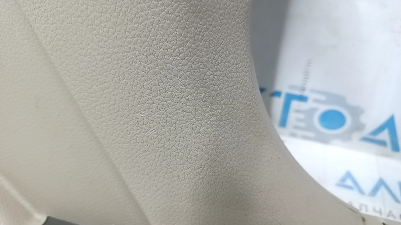 Накладка центральной стойки нижняя правая Nissan Rogue 14-20 беж, царапины