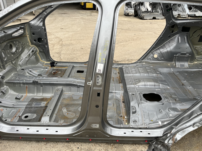 Стойка кузова центральная левая Kia Sorento 21-26 HEV, PHEV на кузове, тычка
