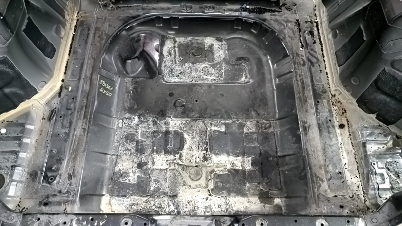 Корыто багажника Infiniti QX50 19-25 на кузове