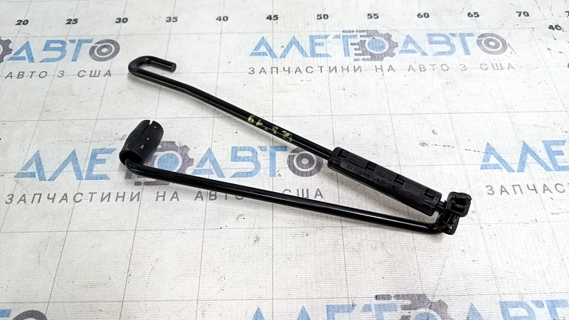 Ручка домкрата Audi Q3 83A 19-25 трещины на ручке