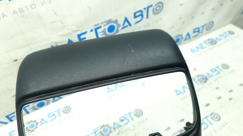 Накладка центральной консоли задняя Honda CRV 17-22 черная, царапины, сломано крепление