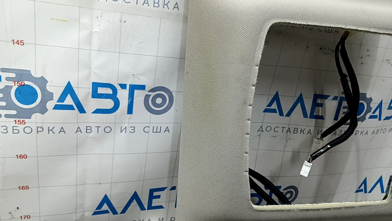 Кабели на обшивке потолка для Nissan Rogue 2014-2020, показаны разъемы.