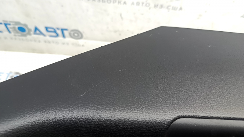 Накладка центральной консоли передняя Nissan Ariya 23-26 черная, царапины
