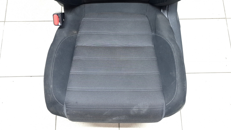 Водительское сидение Honda CRV 17-22 без airbag, электро, ткань черное, под чистку, потёрто