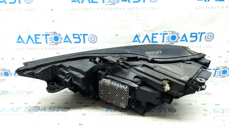 Фара передняя правая в сборе Audi A6 C8 19-24 LED, Matrix beam с уплотнителем, паутинка, песок, царапины