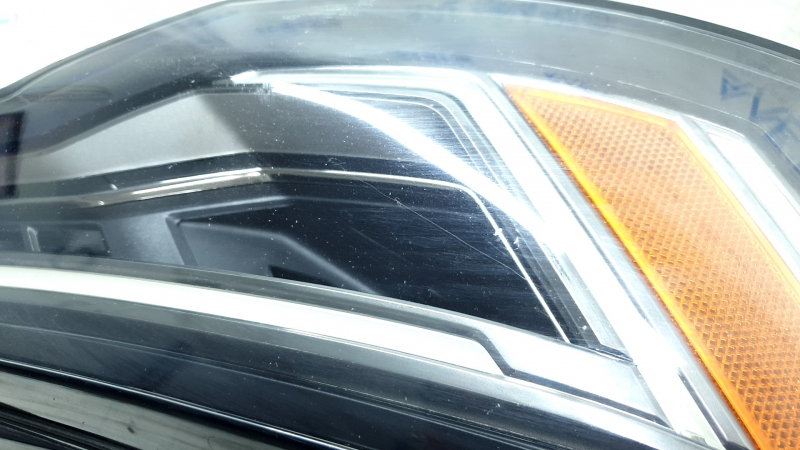 Фара передняя правая в сборе Audi A6 C8 19-24 LED, Matrix beam с уплотнителем, паутинка, песок, царапины