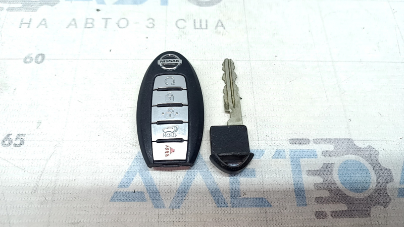 Ключ smart key Nissan Rogue 17-19 5 кнопок, потерт, царапина