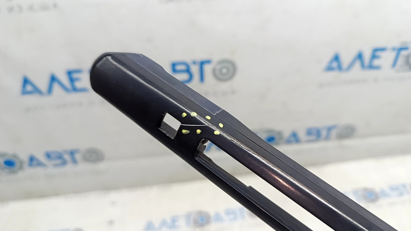 Поводок дворника левый Audi E-Tron 19-23 под две форсунки, царапины