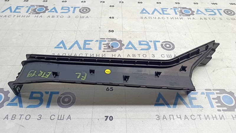 Накладка центральной консоли верхняя левая Audi E-Tron 19-25