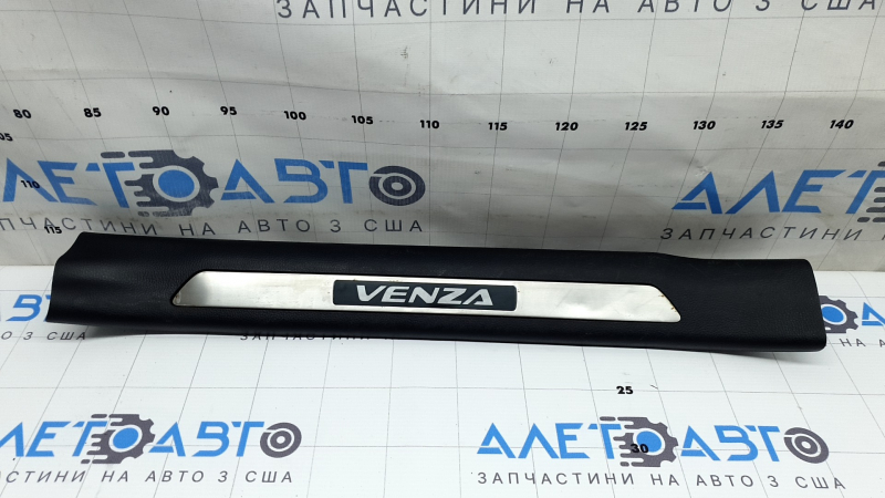 Накладка порога передняя правая Toyota Venza 2021-2024, черная с хромом