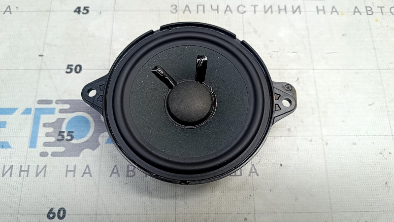 Динамик задней стойки левый Audi E-Tron 19-23 Bang and Olufsen