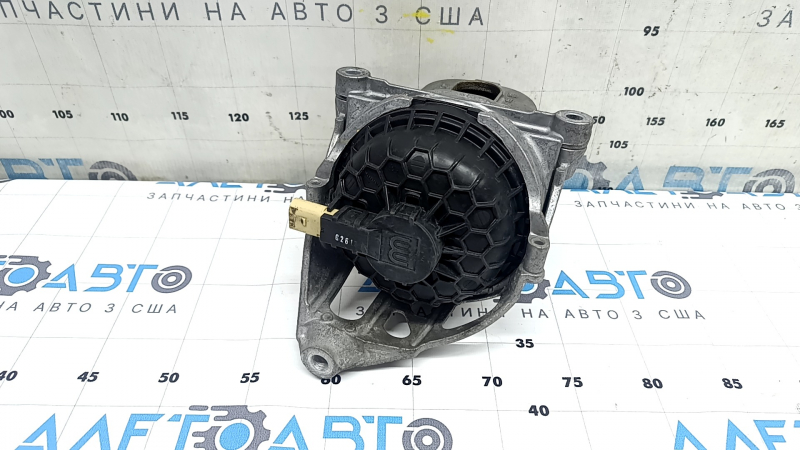 Подушка двигателя левая Audi A6 C8 19-25 3.0T микротрещины