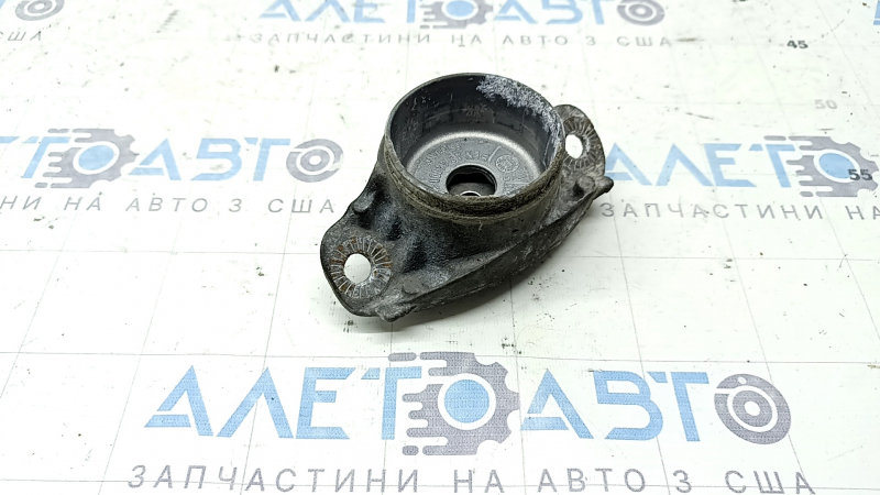 Опора амортизатора задняя правая VW Jetta 19-26