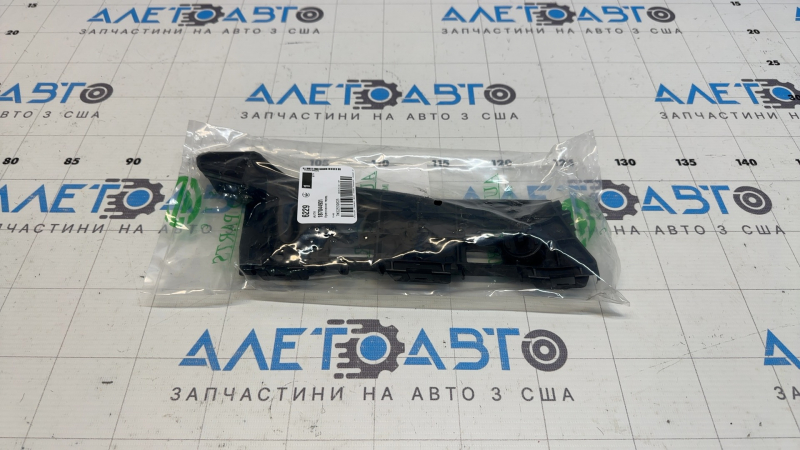 Крепление переднего бампера левое Toyota Prius 30 10-15