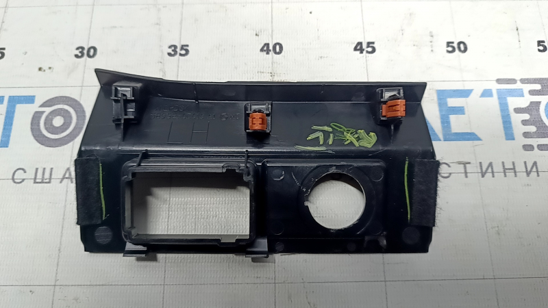 Накладка центральной консоли верхняя Lexus RX350 RX450h 16-22 черная, под прикуриватель и USB