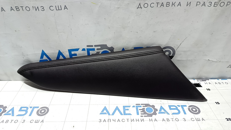 Накладка центральной консоли верхняя правая Mazda CX-9 16-23 кожа, черный, черная строчка