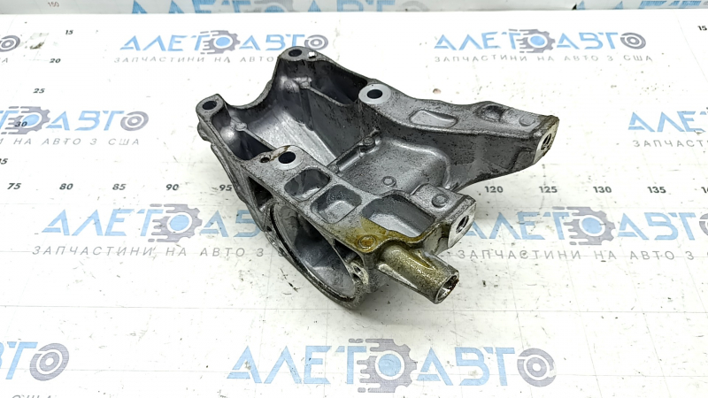 Кронштейн полуоси передний правый Mercedes A-class V177 19-22 M260