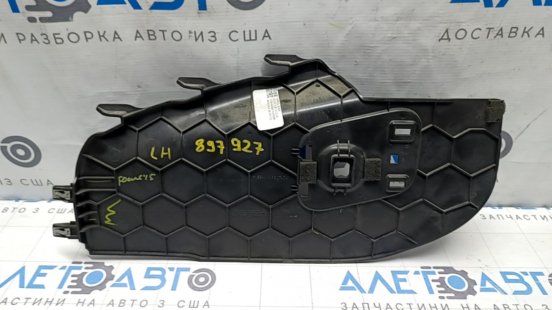 Накладка центральной консоли боковая левая Ford Focus mk3 15-18 рест, черная, царапины