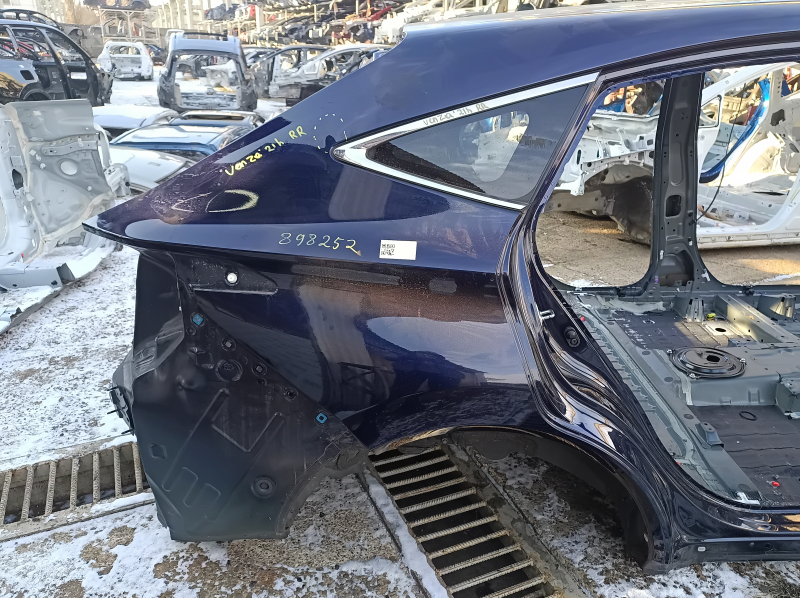 Четверть крыло задняя правая Toyota Venza 21-24 синяя, на кузове, вмятина