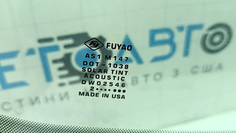 Маркировка и оригинал стекла от производителя FUYAO для Ford Escape.