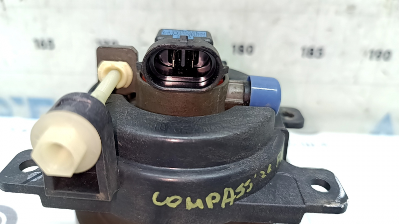 Противотуманная фара птф левая Jeep Compass 22-26 галоген, песок