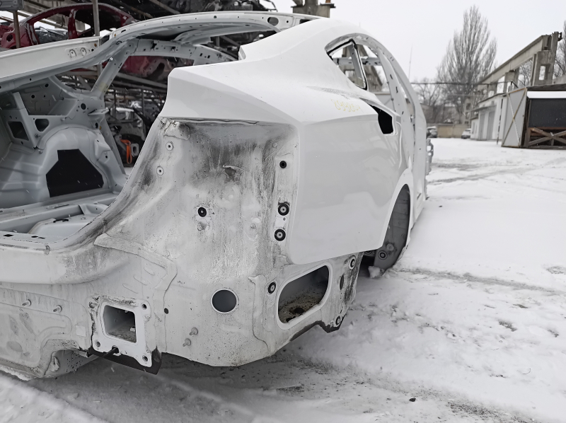 Четверть крыло задняя правая Audi A5 F5 18-25 5D на кузове, белая, тычки