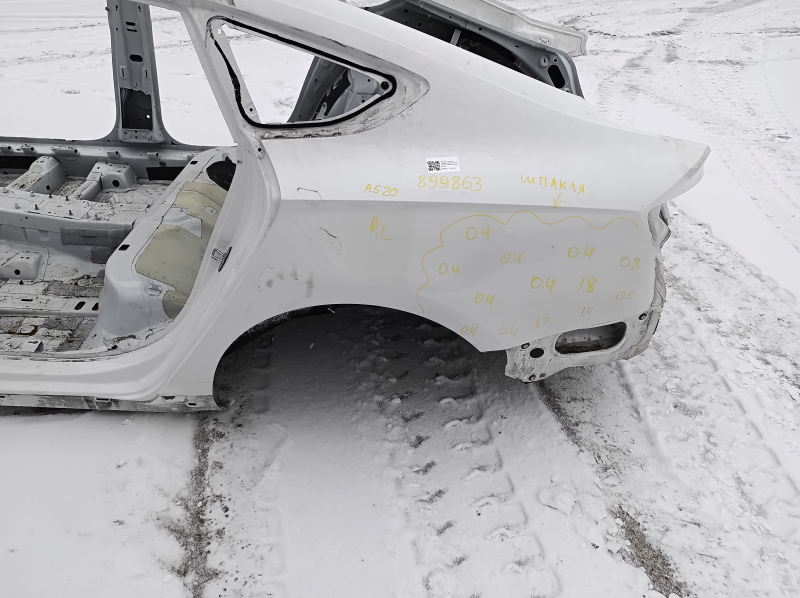 Кузов задней четверти автомобиля Audi A5 2017-2025, вид сбоку, с признаками использования.