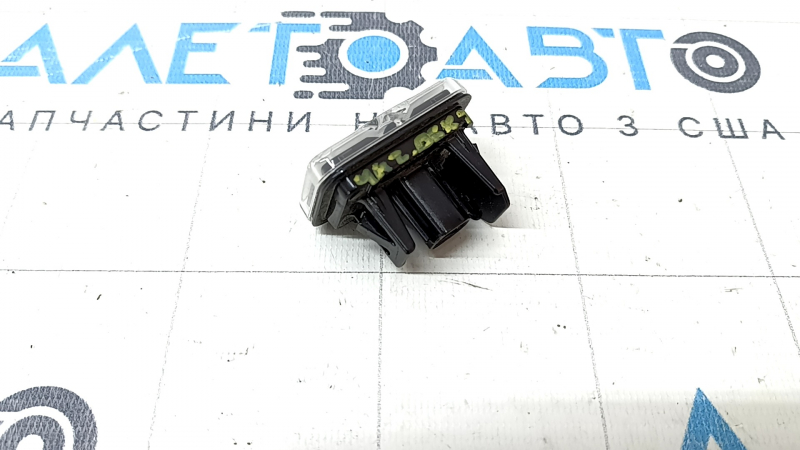 Подсветка номера двери багажника правая Mazda CX-90 24-26