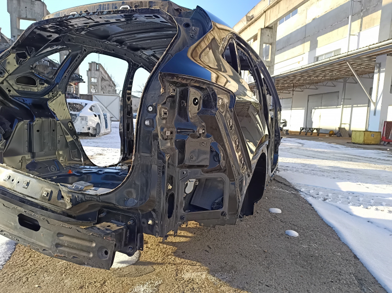 Общий вид кузова задней четверти автомобиля, оригинальная деталь Ford Escape 2020-2026.