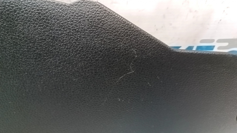 Накладка центральной консоли правая VW Passat b8 16-19 USA черная, царапина