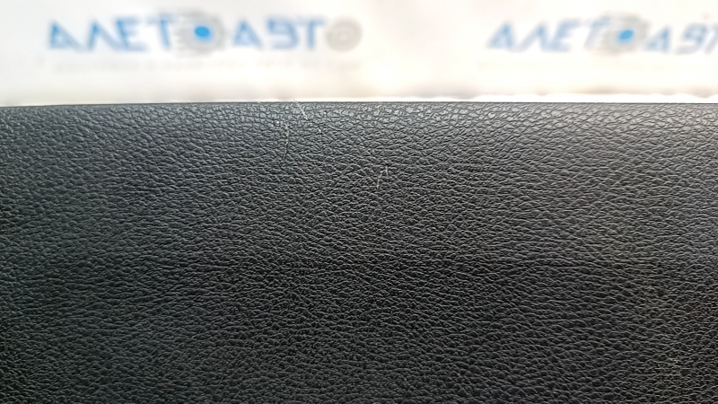 Накладка центральной консоли боковая правая Infiniti QX50 19-24 черная, царапины