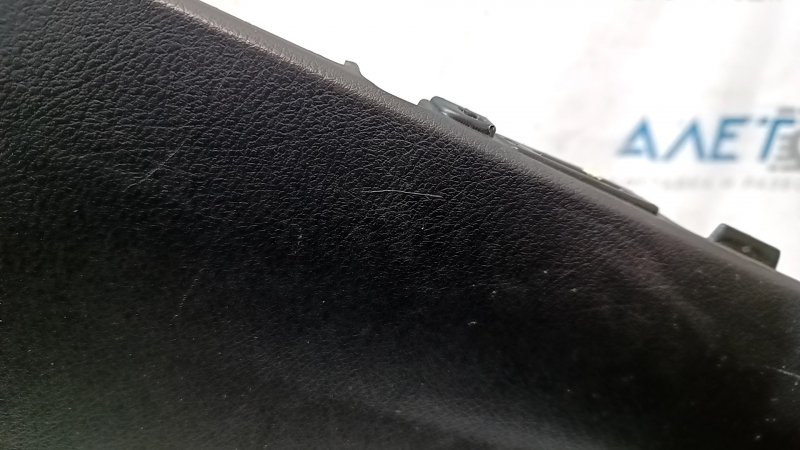 Накладка центральной консоли нижняя правая Lexus RX350 RX450h 10-13 черная, царапина, надлом крепления