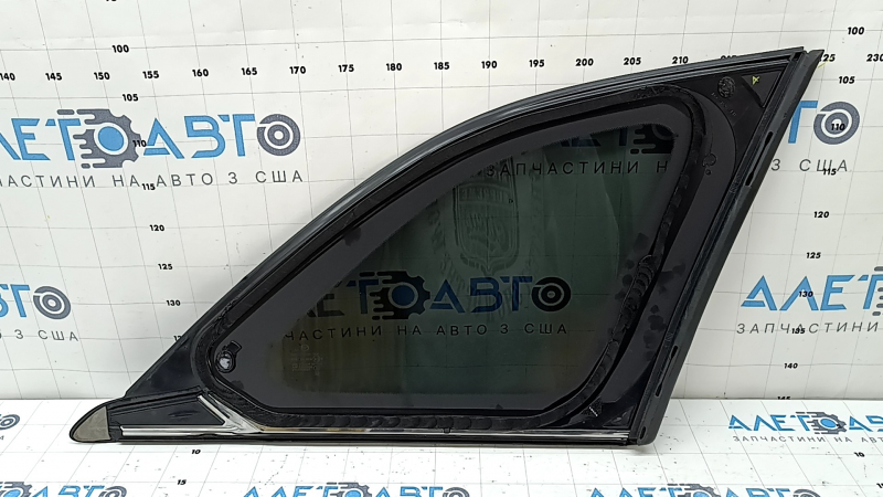 Форточка задняя левая Mazda CX-90, тонированное стекло, оригинал