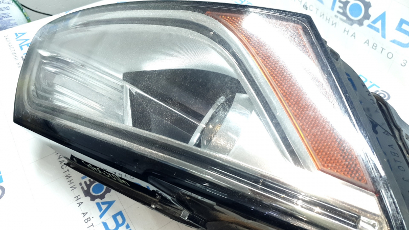Фара передняя правая в сборе Audi Q5 8R 13-17 рест, ксенон, песок, паутинка, под полировку, царапинки