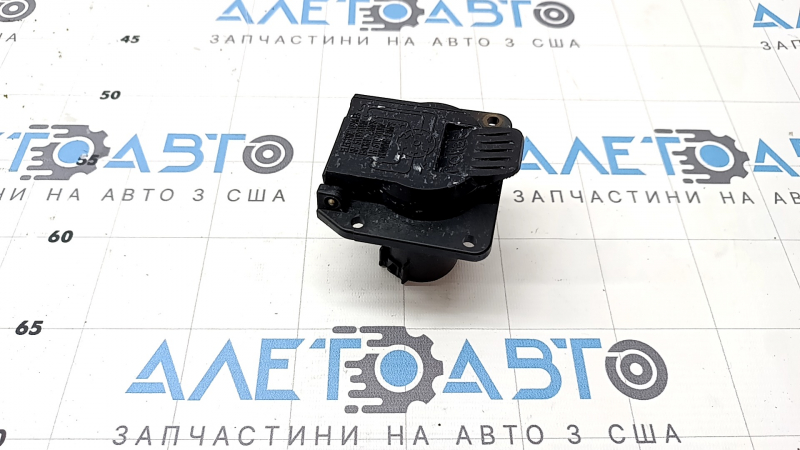 Розетка фаркопа Porsche Macan 15-26 контакт с водой