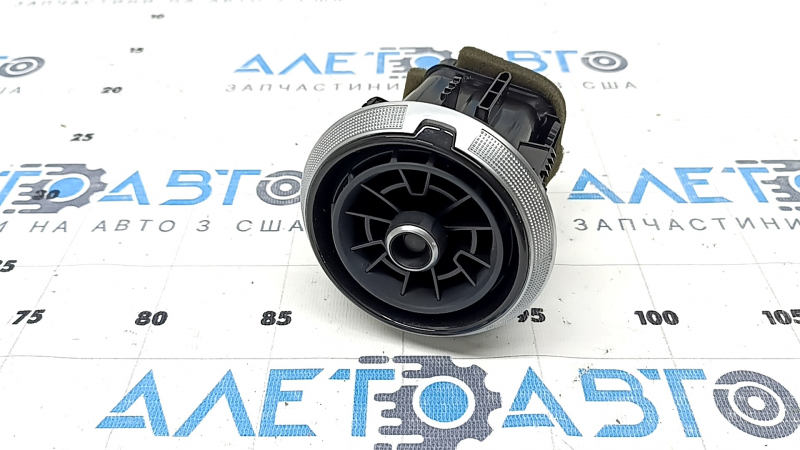 Дефлектор воздуховода передней панели водительский левый Audi A3 8V 17-20 4d, черный с хром