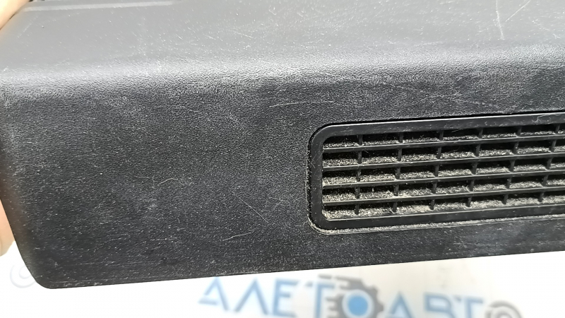 Накладка усилителя аудио Audi A3 8V 15-20 черная, царапины